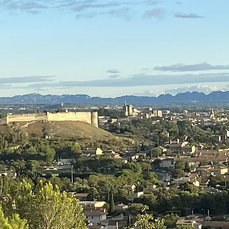 Сasa de vacaciones Maison D'architecte Avec Vue Panoramique Sur Le Palais Des Papes, A 10 Mn En Bus D'avignon Centre